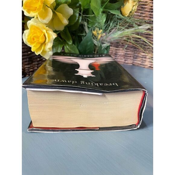 Breaking Dawn First Edition Hardcover Book 4 - Picture 6 of 8